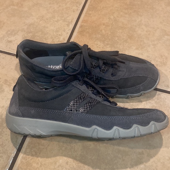 Hotter ortholite stability + women’s grey suede sneaker size 8.5 - Picture 2 of 7